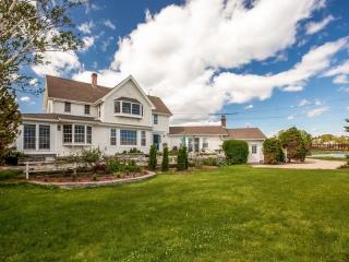 9 Chimney Corner Cir, Guilford, CT 06437-3134