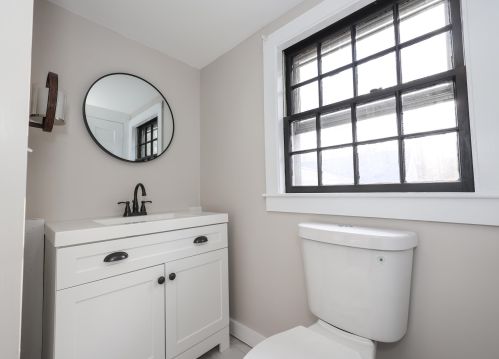 328 2nd Nh Tpke, Hillsboro NH  03244-4614 exterior