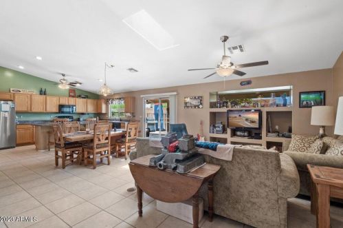 13280 Market St, Sun City, AZ 85374-5432