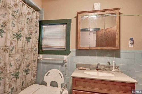 68 Eppirt St, East Orange NJ  07018-2505 exterior