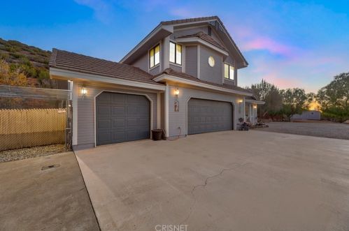 35303 Mills Ave, Santa Clarita, CA 91390-2897