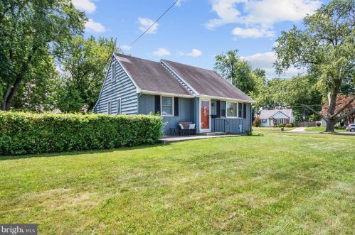 212 Madison Ave, Barrington, NJ 08007-1212