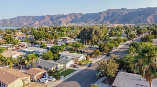 31768 Via Cordova, Lake Elsinore CA  92530-7961 exterior