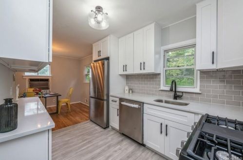 132 Overlook Ave, Peekskill NY  10566-3008 exterior