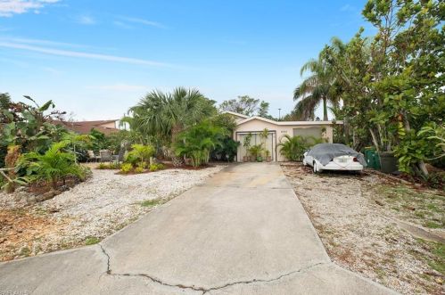 4543 Genoa Ave, Naples, FL 34103-3244