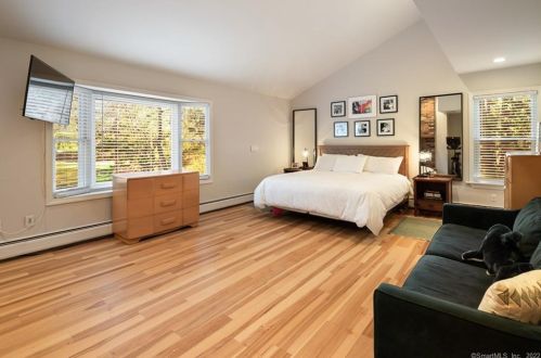 272 Old Grumman Hill Rd, Wilton CT  06897-4647 exterior