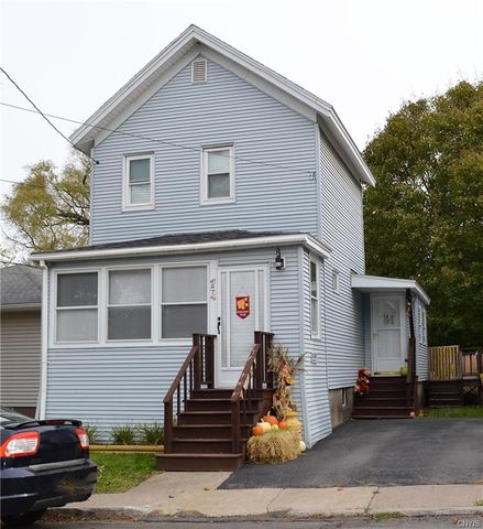 27 Dublin St, Scriba, NY 13126-1932