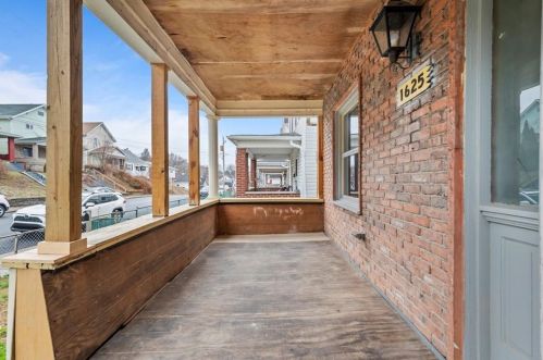 1625 Woodmont Ave, New Kensington, PA 15068-4138