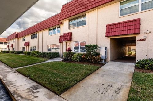10036 63rd Ave, Saint Petersburg, FL 33708-4555