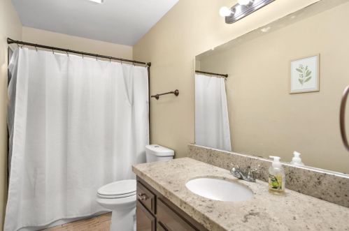 1445 Gary Ln, Modesto CA  95355-3125 exterior