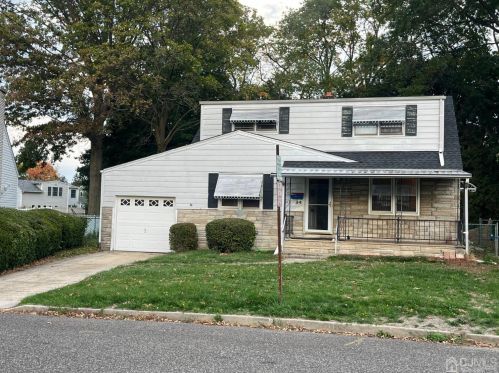 34 Ellwood Rd, East Brunswick, NJ 08816-3003