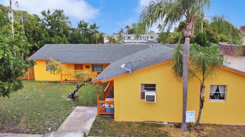 839 Bayberry Dr, West Palm Beach, FL 33403-3153