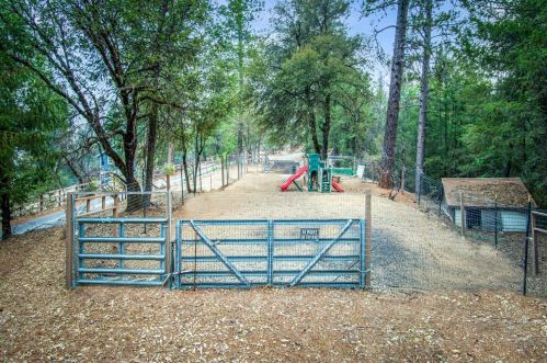 13425 Wild Life Ln, Grass Valley CA  95945-7928 exterior