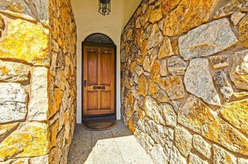 1920 Cerra Vista Dr, Hollister, CA 95023-5986