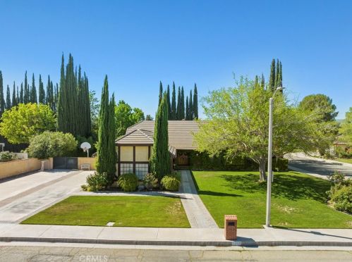 2736 Brentwood Dr, Lancaster, CA 93536-5372