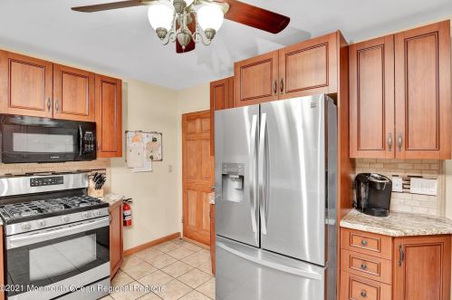 26 Northfield Ave, East Brunswick NJ  08816-3031 exterior