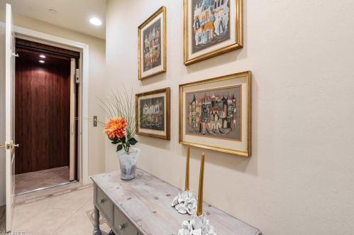 546 Avellino Isles Cir, Naples, FL 11201-2379