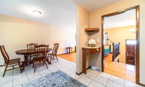 253 Oak Ridge Dr, Middletown CT  06457-1919 exterior