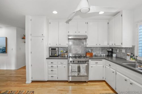 1161 Balour Dr, Encinitas CA  92024-3913 exterior
