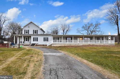 4843 Cypress Dr, Walnutport, PA 18088-9459