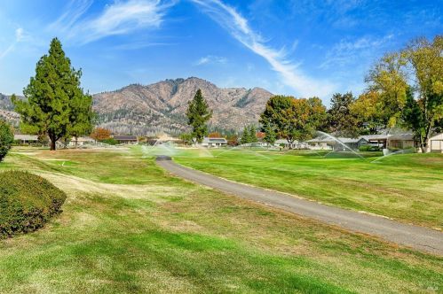 350 Oak Leaf Cir, Santa Rosa CA  95409-6202 exterior