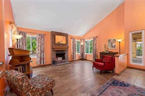 5807 Greens Dr, Riverside CA  92509-7327 exterior