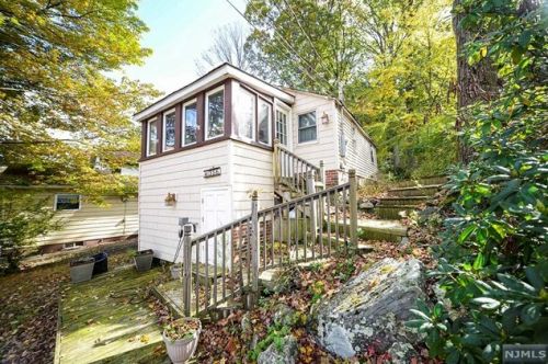 356 Maxim Dr, Hopatcong NJ  07843-1701 exterior