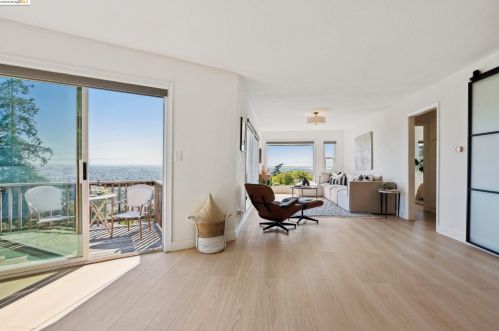 8017 Crest Ave, Oakland CA  94605-3611 exterior