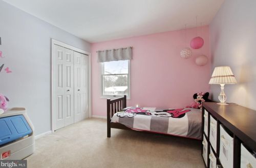 1199 Crestwood Dr, Pottstown PA 19464-2931 exterior