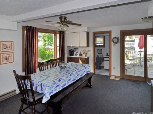 31 Lawrence Ave, Milford CT  06460-7335 exterior