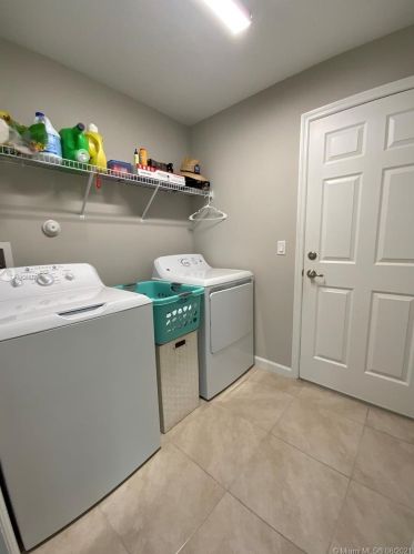 1679 Cameo Blvd, Fort Pierce FL  34953-1265 exterior