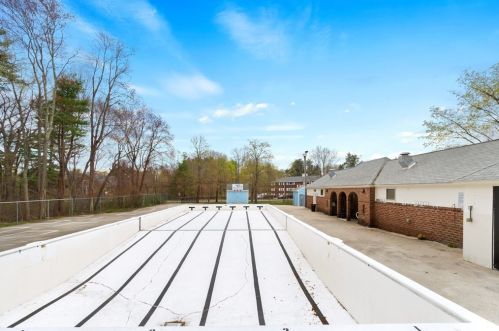 224 School St, Walpole MA  02081-2820 exterior