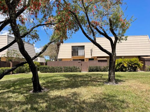6220 62nd Way, West Palm Beach, FL 33409-7131