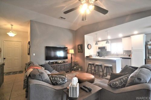 1642 Aztec Rd, Bullhead City, AZ 86426-6411