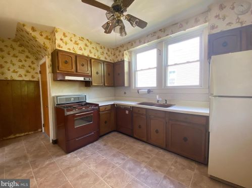 605 Linden Ave, Riverton NJ  08077-1415 exterior