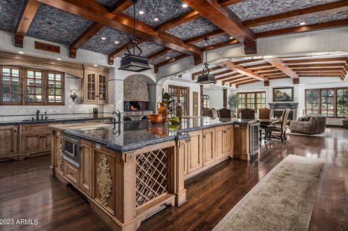 41 Biltmore Est, Phoenix AZ 85016-2819 exterior