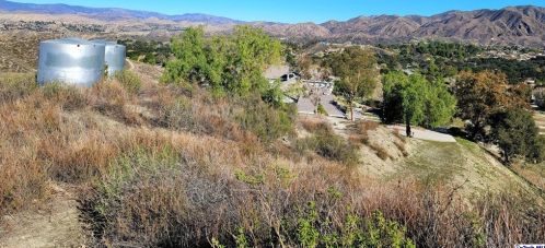 26945 Brooken Ave, Santa Clarita CA  91387-3904 exterior