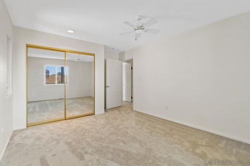 955 Agate St, San Diego CA  92109-1175 exterior