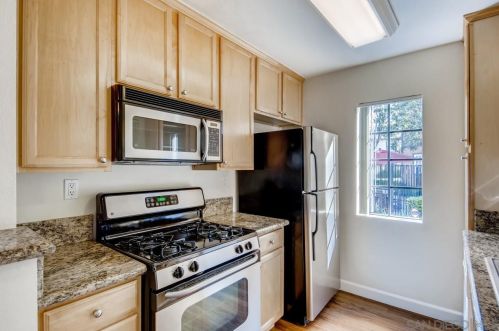 10611 Dabney Dr, San Diego, CA 92126-7602