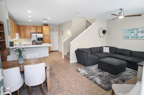 25403 Parkwood Ln, Santa Clarita, CA 91350-3342