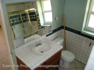 2209 Quincy Dr, Bakersfield CA  93306-4035 exterior