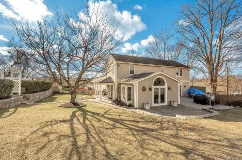 23 Daisy Dr, Mahopac NY  10541-5526 exterior