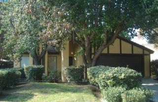 1923 Royal Oaks Dr, Visalia, CA 93277-4188