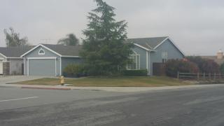 2360 Paradise Dr, Hollister, CA 95023-8028