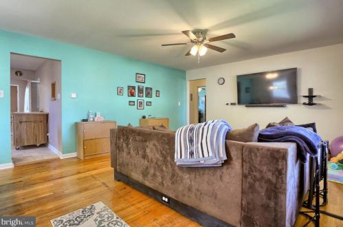 3419 Hawthorne Dr, Camp Hill, PA 17011-2719