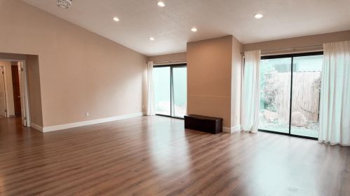 7229 Sutherland Way, Elk Grove CA  95758-4415 exterior