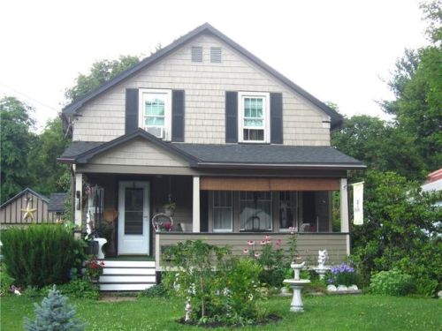 3 Mcmaster St, Bath, NY 14810-1614
