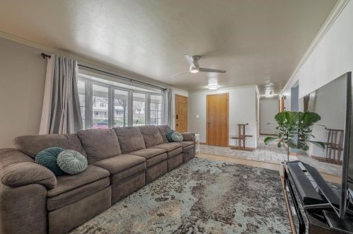 2758 Sherry Ln, Green Bay, WI 54302-5136