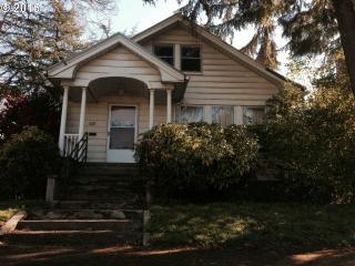 820 69th Ave, Portland, OR 97213-5536