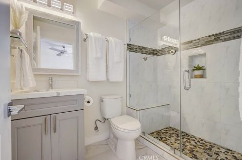 6152 Pacific Coast Hwy, Redondo Beach CA  90277-5906 exterior